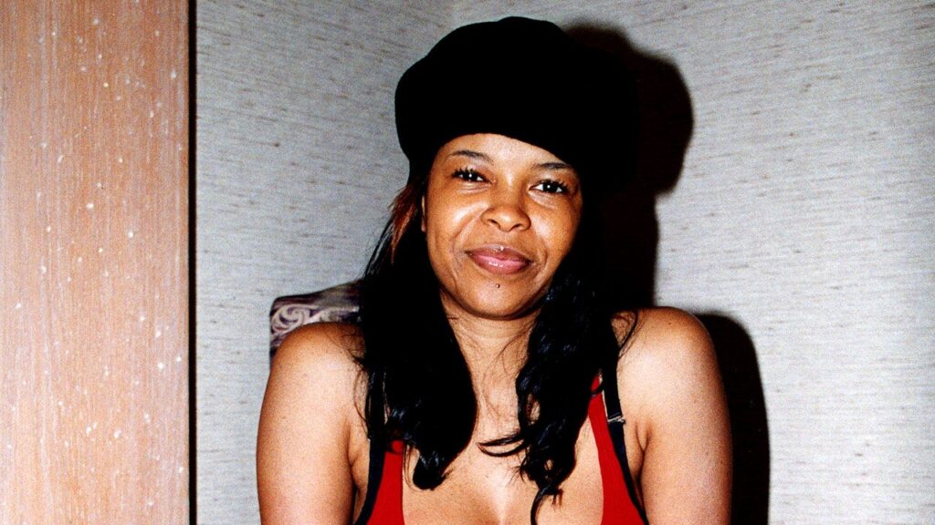 En Vogue singer Dawn Robinson chose to live in her car