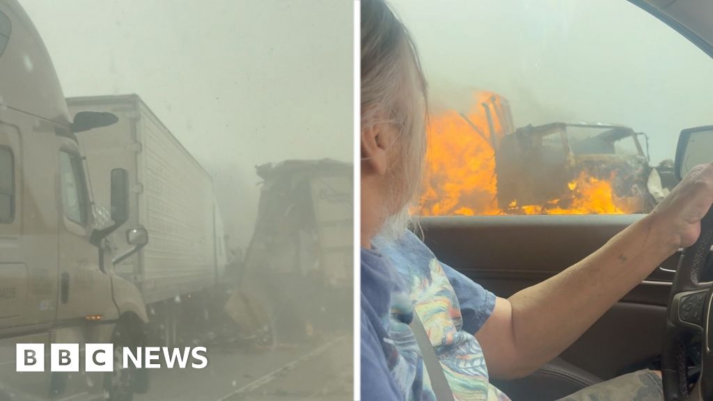 Powerful dust storm causes vehicle pileup in New Mexico