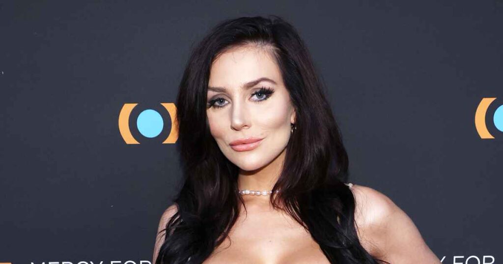 Courtney Stodden Says She Considered Suicide After Being Cyberbullied