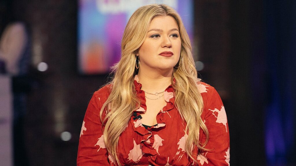 Kelly Clarkson admits she’s ‘lost’ a lot in cryptic message