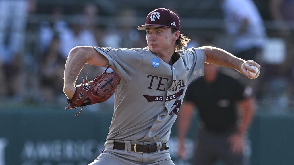 Texas A&M Aggies: Pitcher calls out fans for criticism